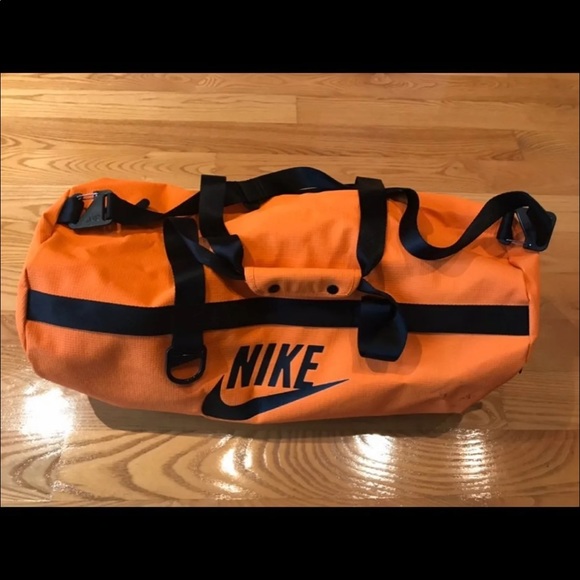 Nike Handbags - Nike Duffle Bag